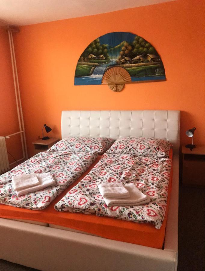 Апартаменты Housing Hella Нова-Лесна Экстерьер фото